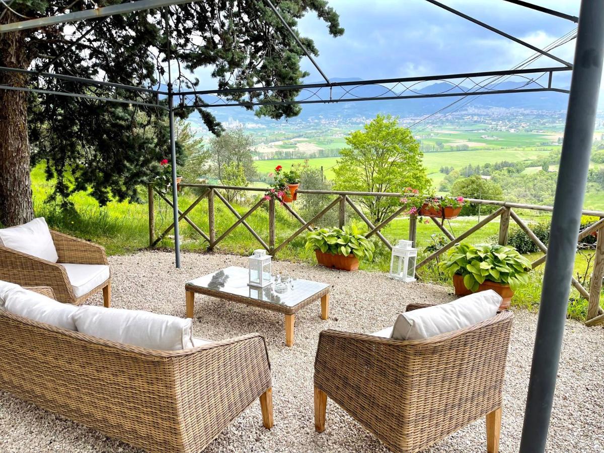 La Panoramica Gubbio - Maison De Charme - Casette E Appartamenti Self Catering Per Vacanze Meravigliose! Extérieur photo