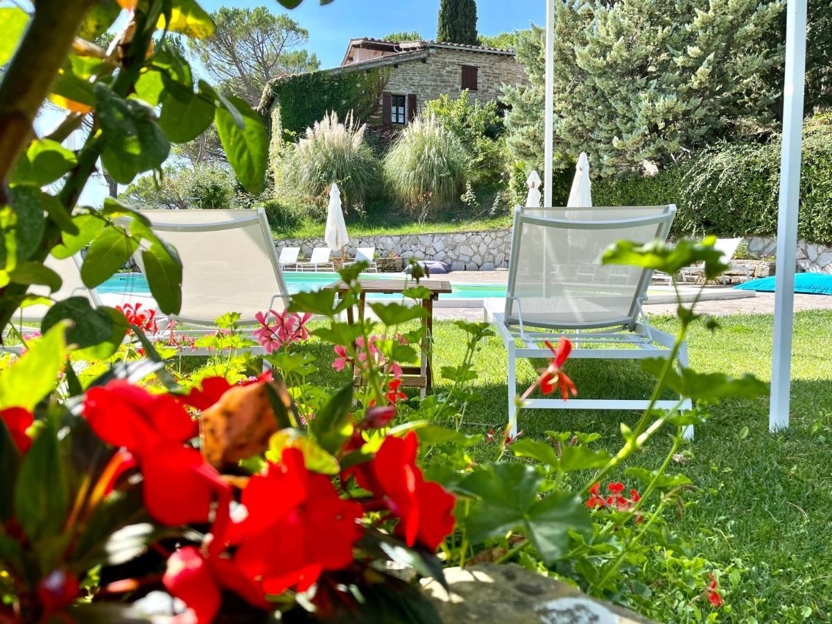 La Panoramica Gubbio - Maison De Charme - Casette E Appartamenti Self Catering Per Vacanze Meravigliose! Extérieur photo