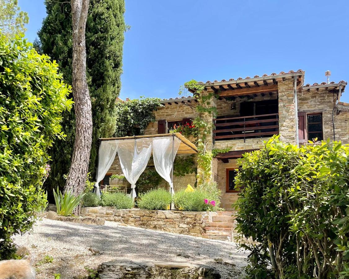 La Panoramica Gubbio - Maison De Charme - Casette E Appartamenti Self Catering Per Vacanze Meravigliose! Extérieur photo