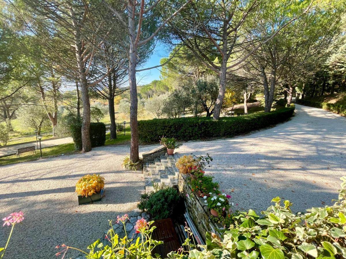 La Panoramica Gubbio - Maison De Charme - Casette E Appartamenti Self Catering Per Vacanze Meravigliose! Extérieur photo
